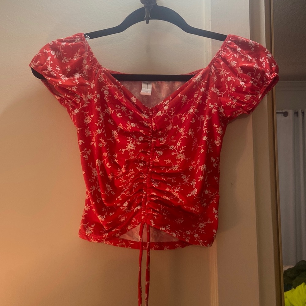 Brand “tresser” boutique (crop top)